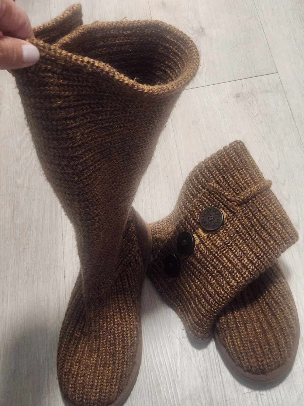 UGG Classic Cardy 3-Button Knit Boots Chestnut 6